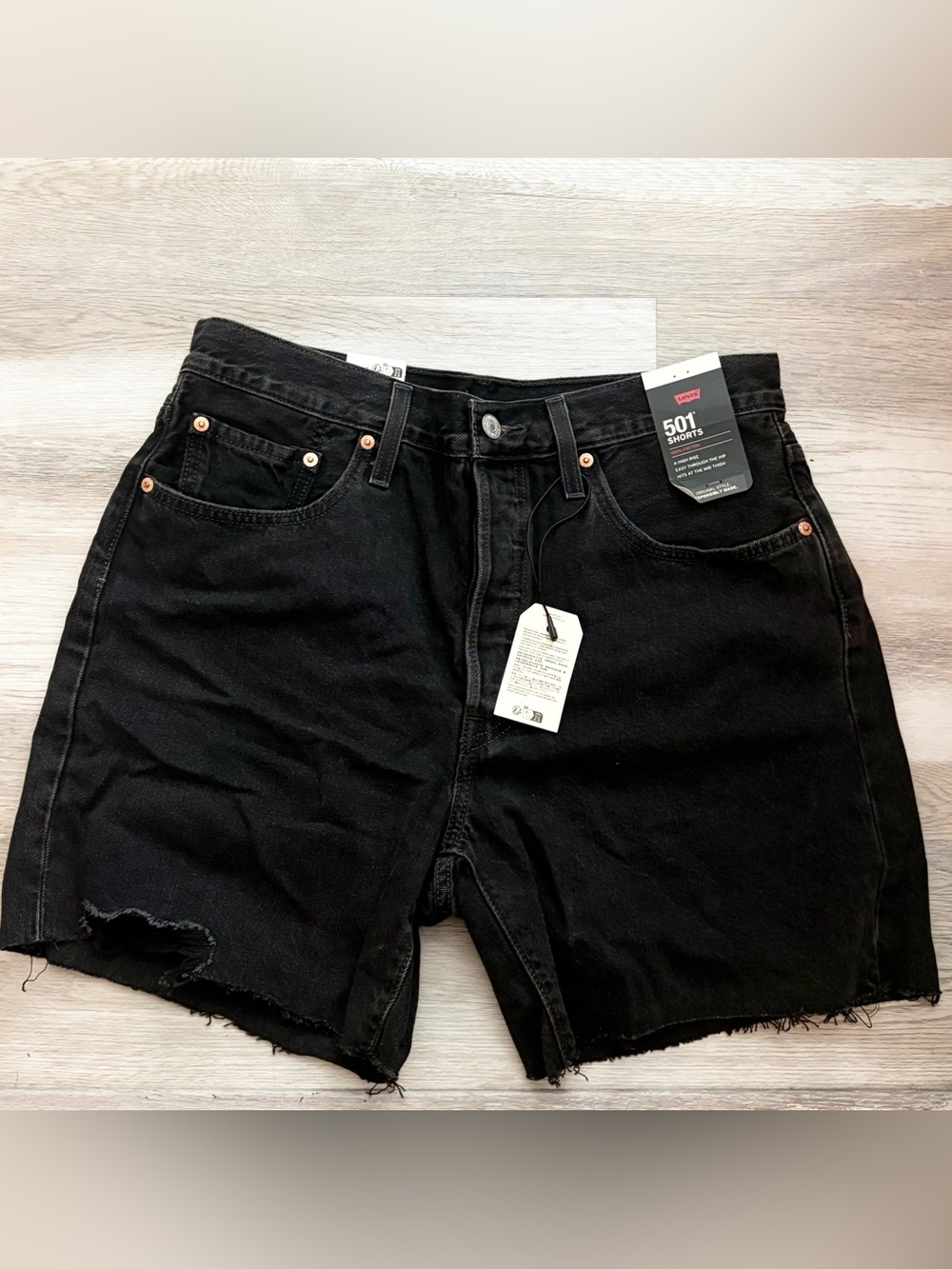NWT LEVI PREMIUM 501 SHORTS